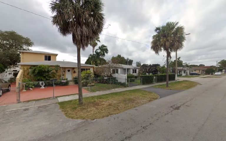 60759 pinnacle tree pros 768x480