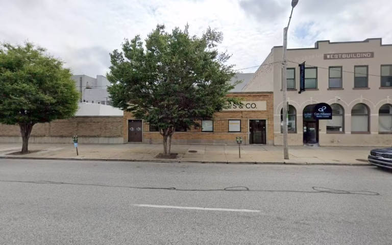 62256 rolling green lawn care landscaping services 768x480