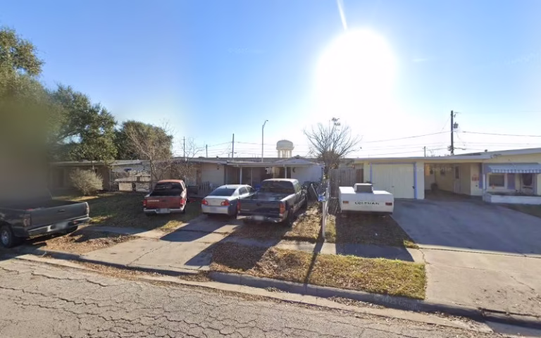 62748 tree trimming 1 768x480