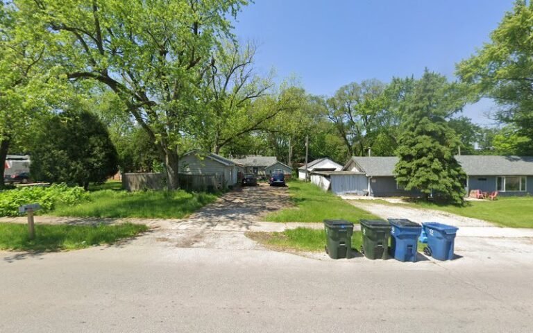 6619 aurora roofers chimney cleaning 1 768x480