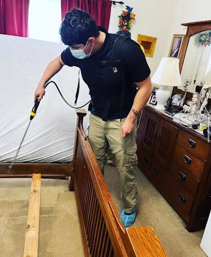 67814 earth first pest control 1