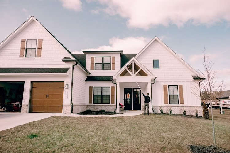 69764 essential pest control 4