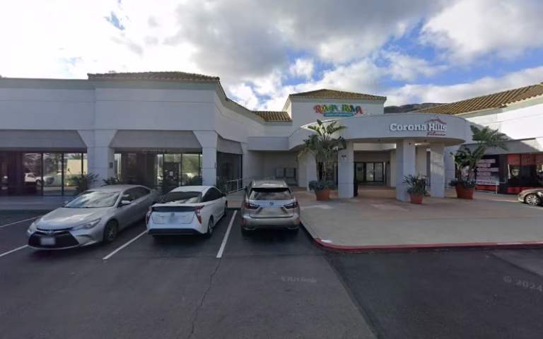 76541 royal cleaners 768x480