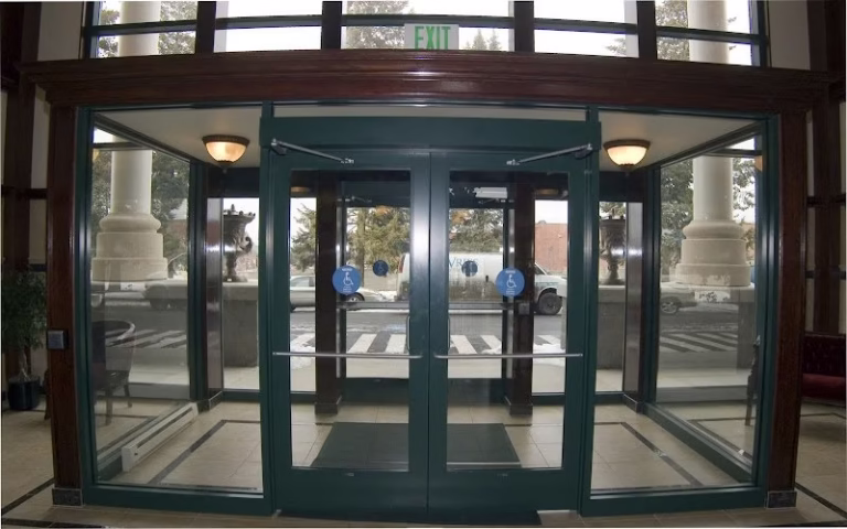 77559 river city glass 768x480