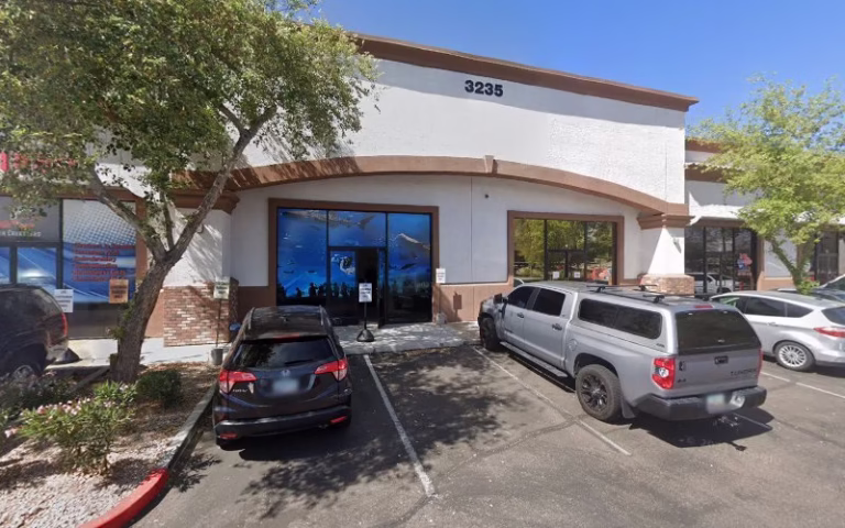 80910 gray beards construction 768x480