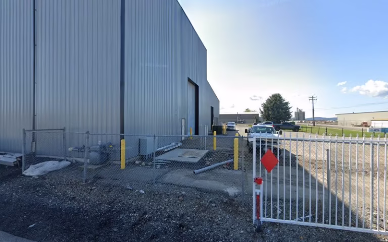 81817 red diamond construction 768x480