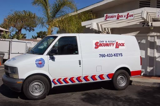 83685 day night security lock 1