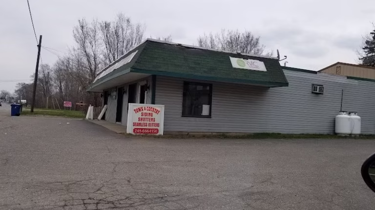 84182 town country siding 768x432