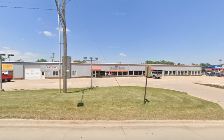 85453 young construction 1 768x480