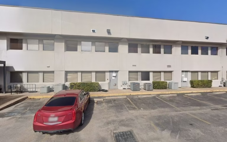 87109 deck and patio of austin 1 768x480