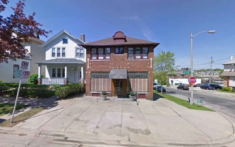 97937 milwaukee kitchens 1 768x480