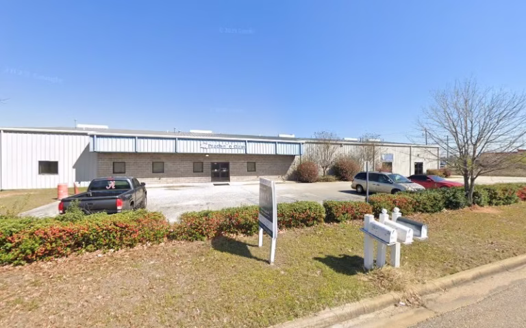 118990 peachesn clean 768x480