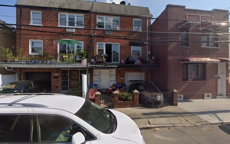 125330 kings queens spray foam insulation 1