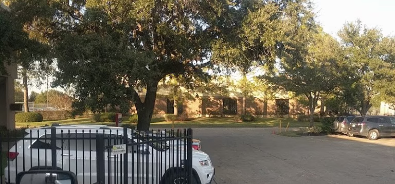 125762 garland insulating 5 768x358