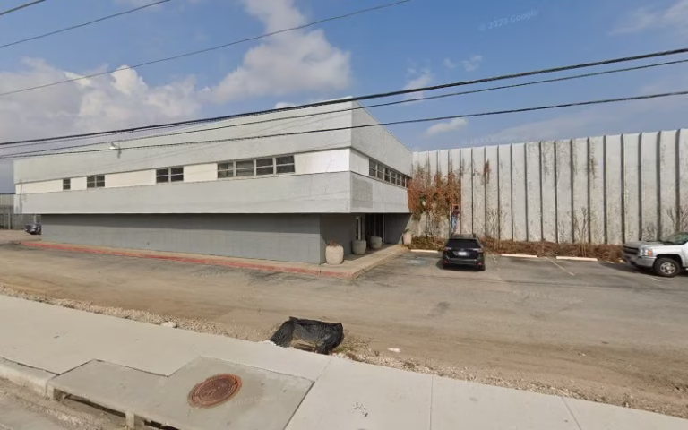 125887 fiberglass insulators 1 768x480