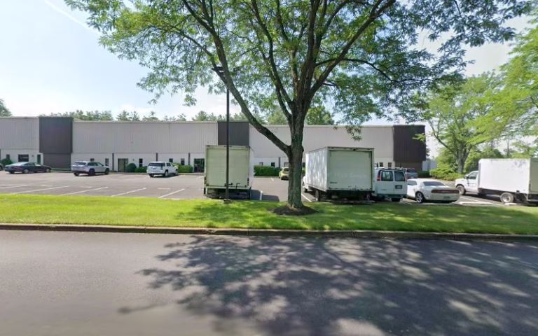 126185 modern home co 768x480