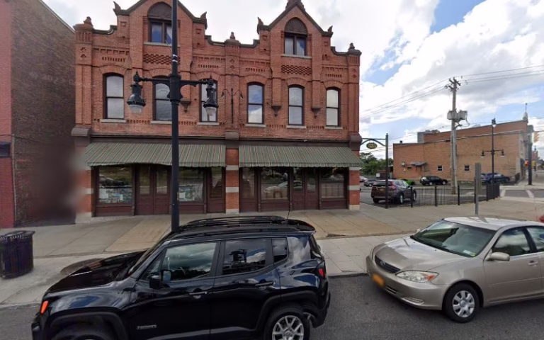 132476 holmes king kallquist associates 768x480