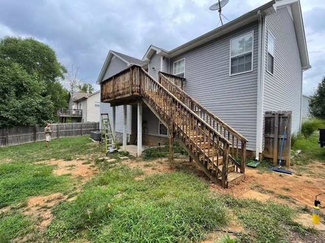 136539 decked out contracting 1