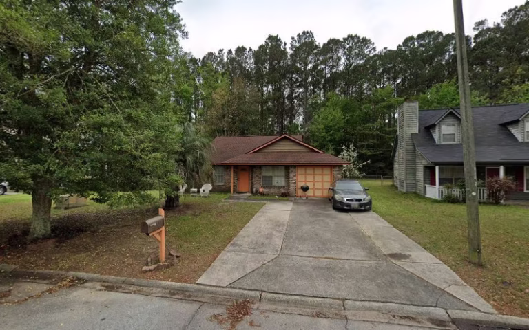 138434 rosdail roof cleaning 1 768x480