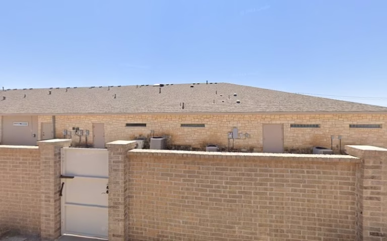 139459 jacks roofing 768x480