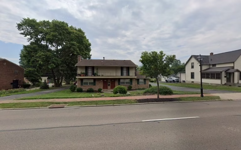 143141 decorating den 1 768x480