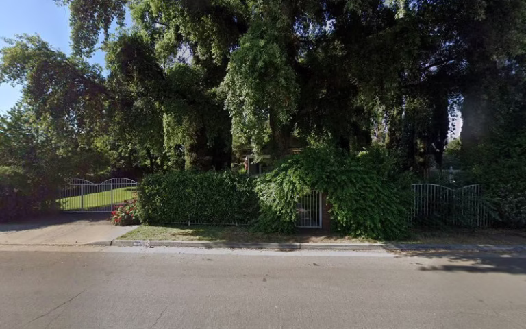 146110 trailors backhoe services 768x480