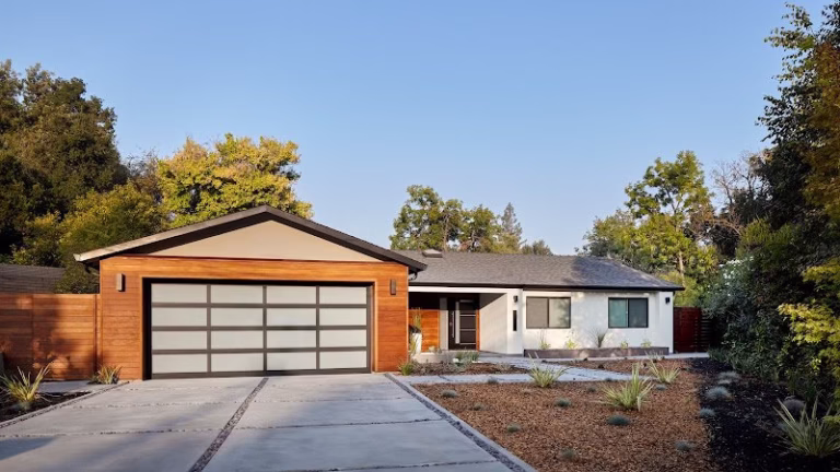 147362 mr mrs construction 1 768x432