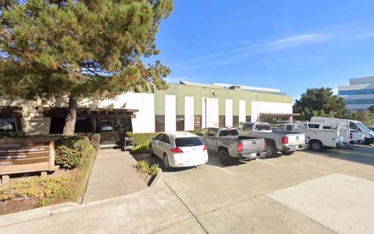 149808 bass electric 2 768x480