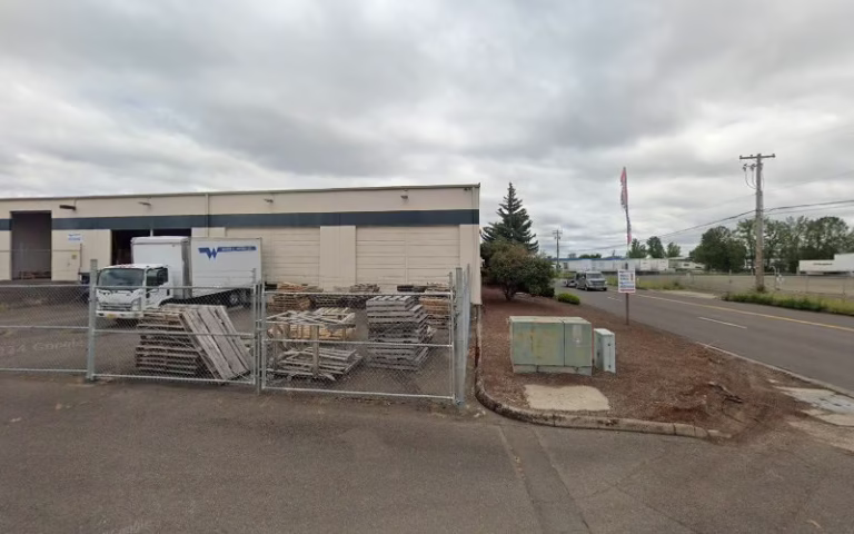 150233 lee hansen painting 768x480