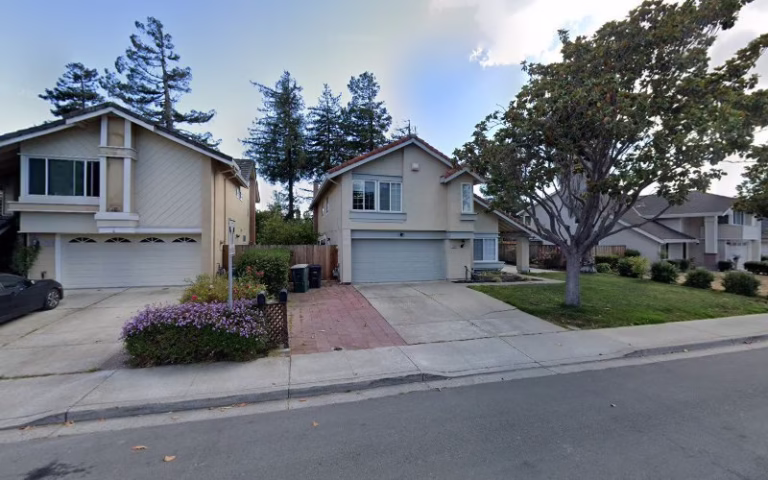 150906 d h painting 768x480