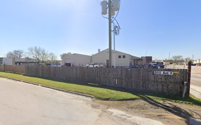 151438 commercial paint coating oilfield offshore industrial and heavy equipment painting 768x480