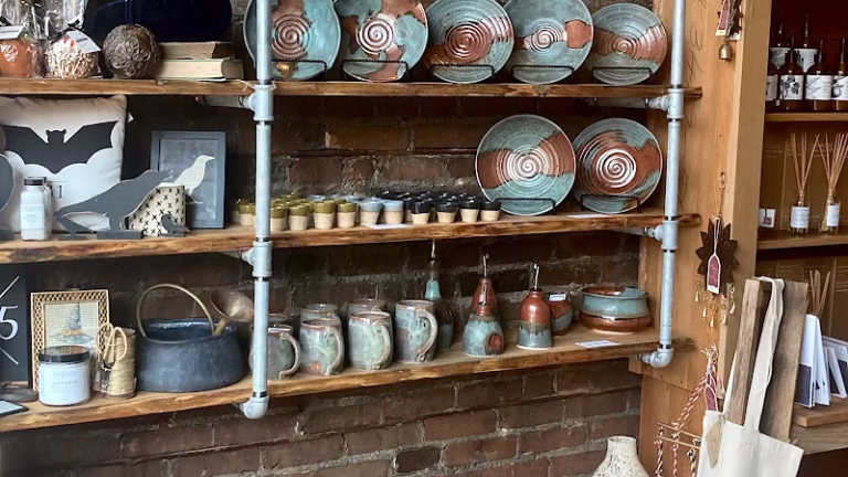 152147 three ravens pottery 1 768x432