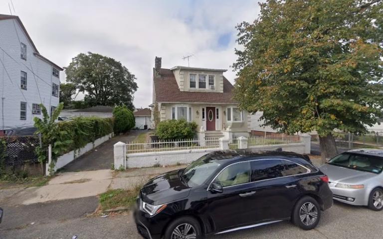 152307 cay painting 768x480