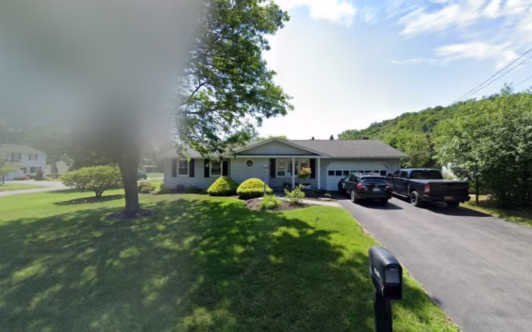 152788 l m painting 1 768x480