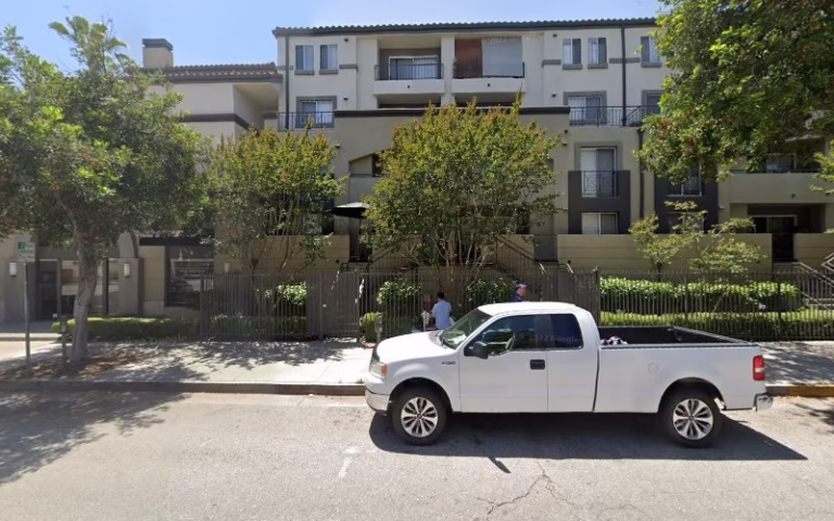 152886 in n out painters 1 768x480