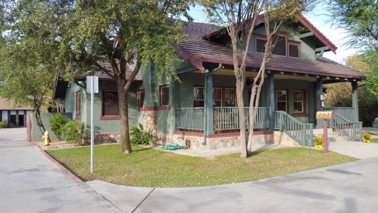 153747 arizonas best family painting 768x432