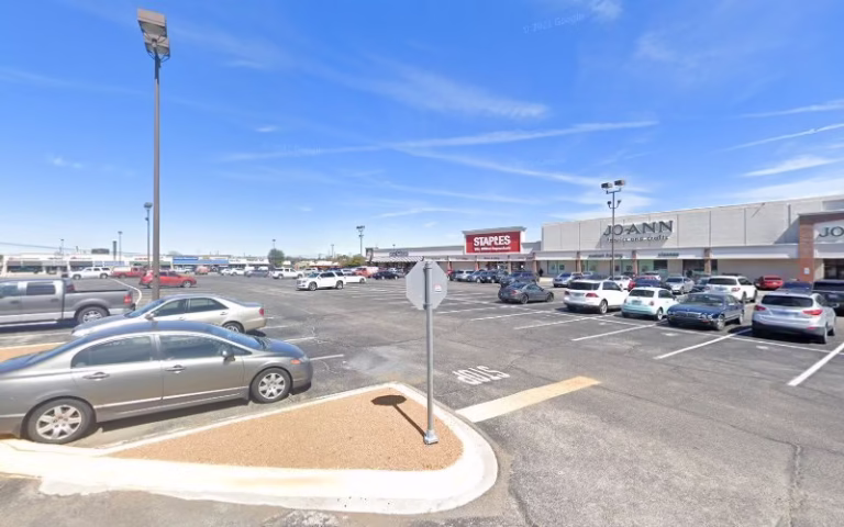 153853 carnival custom painting 768x480