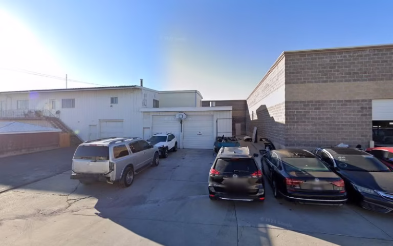 153895 rocky mountain wall covering 768x480