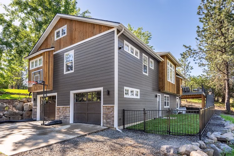 158818 hug construction 1