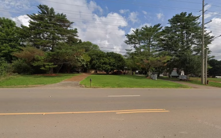 165338 altons air conditioning shop 1 768x480