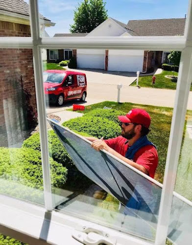 168327 fish window cleaning 11