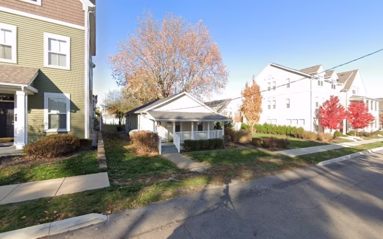 171721 alvis palace lawn pro 768x480