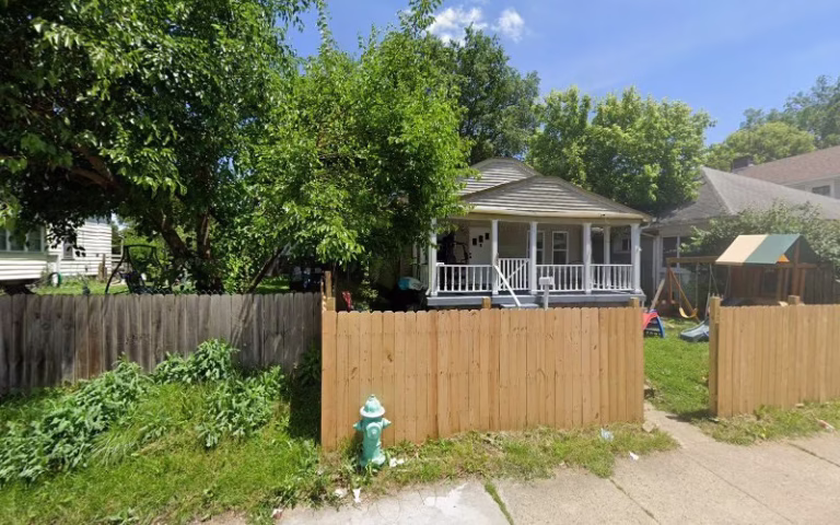 171920 chriss lawn care 768x480