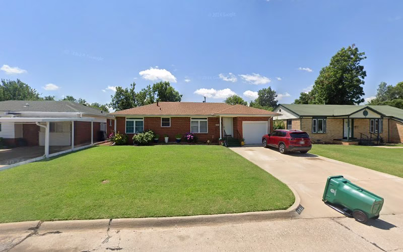 172154 travis jones lawn services 1