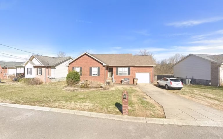 172228 arbor springs lawn care 768x480