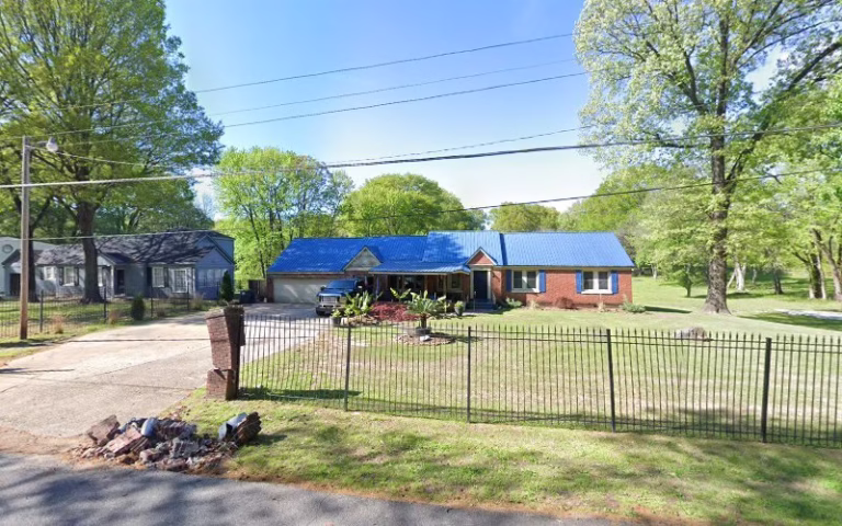 172511 dees lawn services 768x480