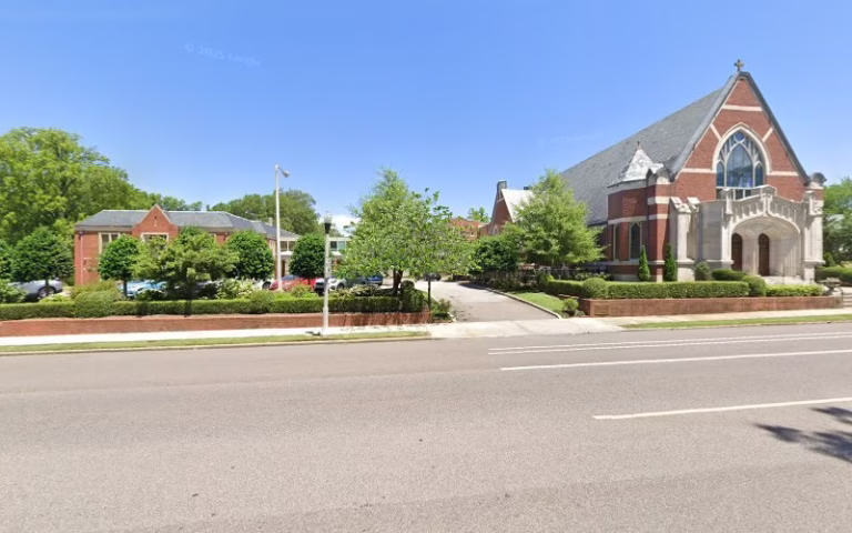 172535 davis lawn spray services 1 768x480