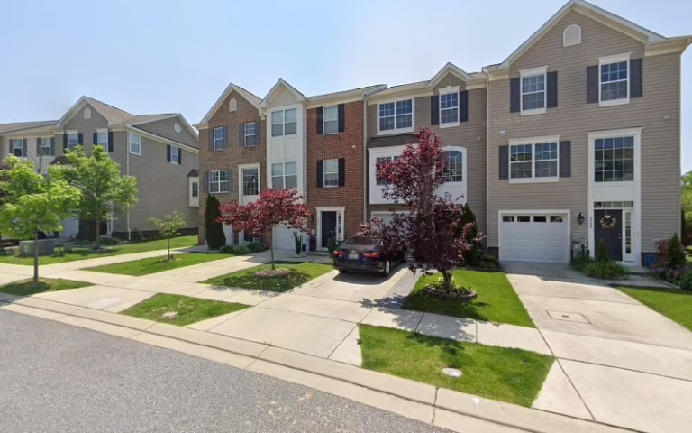 172737 ground control lawn care 768x480