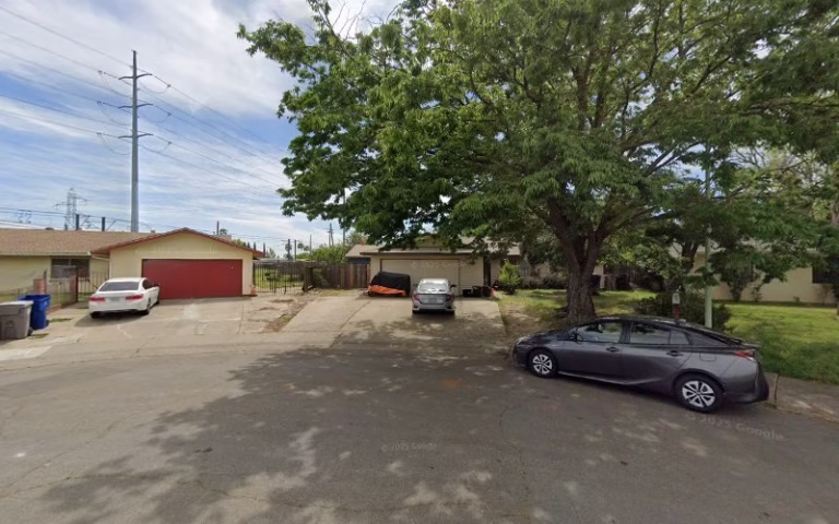 173015 premier lawn garden service 1 768x480