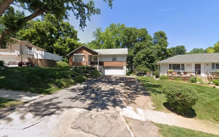 173262 the lawn boyz 768x480